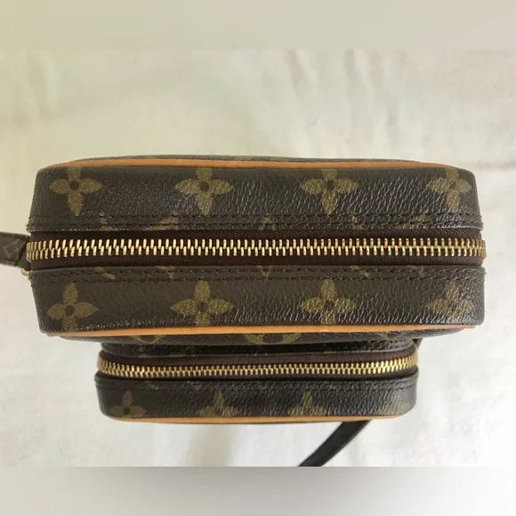 Louis Vuitton Amazone Shoulder Bag - Picture 10 of 16